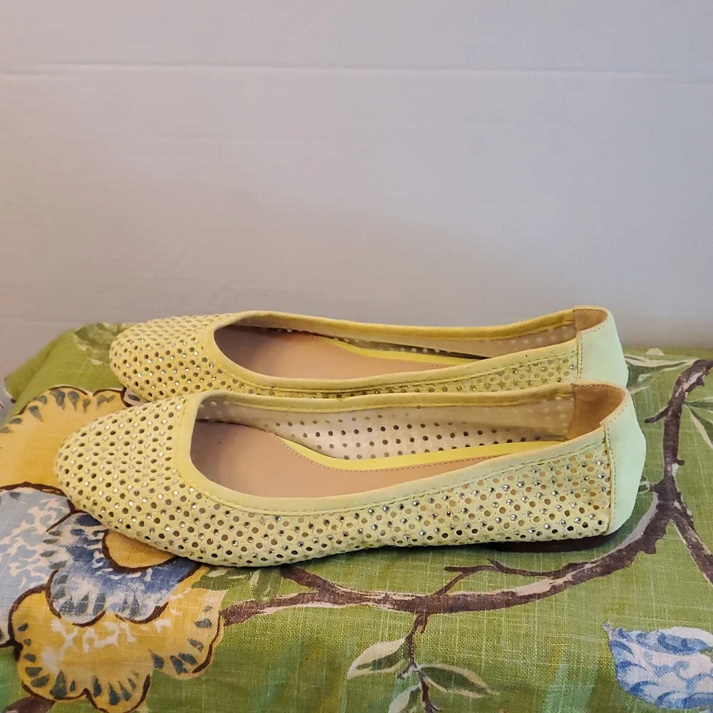 Antonio Melani Yellow Leather Ballet Flats with Rhinestones, Size 10 Medium - Picture 4 of 14